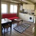 Elele Aparts Aparthotel